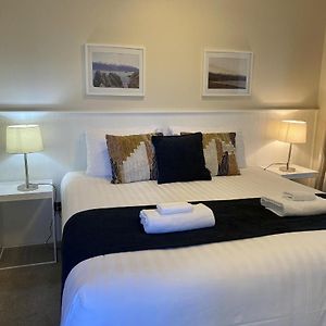 One-Bedroom Ground Floor King Room
